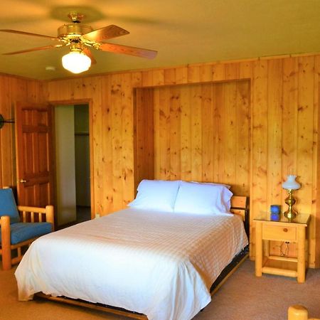 Twin Peaks Guest Ranch Villa Salmon Dış mekan fotoğraf