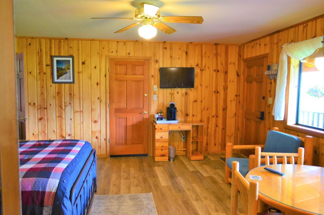 Twin Peaks Guest Ranch Villa Salmon Dış mekan fotoğraf