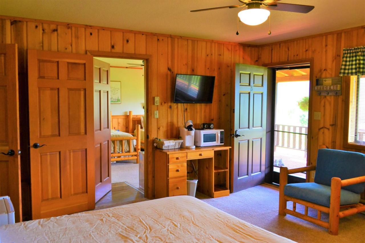 Twin Peaks Guest Ranch Villa Salmon Dış mekan fotoğraf